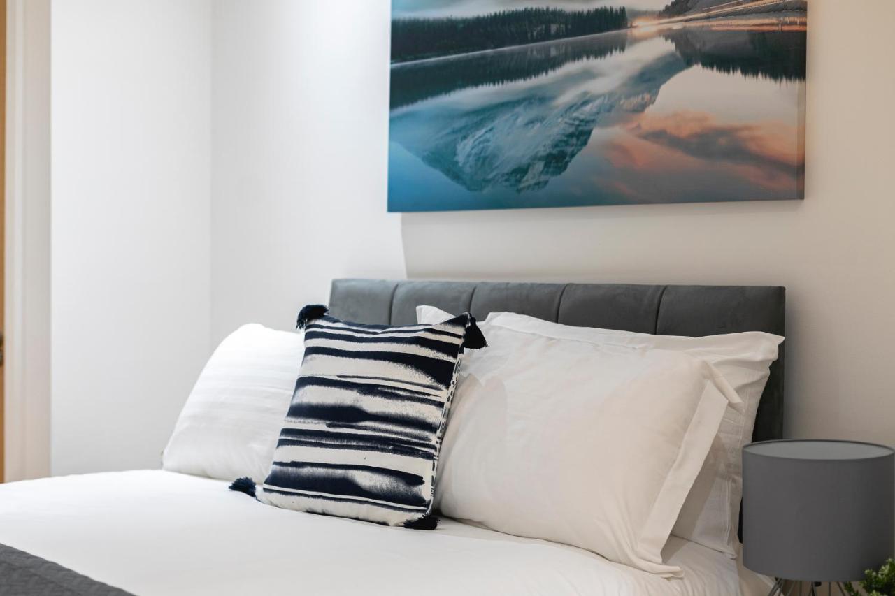 Skyvillion - 4 Bed Luxury Apartment With Balcony & Parking Энфилд Экстерьер фото